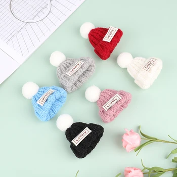 1 adet Minyatür Örme Şapka Sevimli bebek Kap Moda Renkli Şapkalar Bebek Aksesuarları Mini Dekoratif Oyuncak