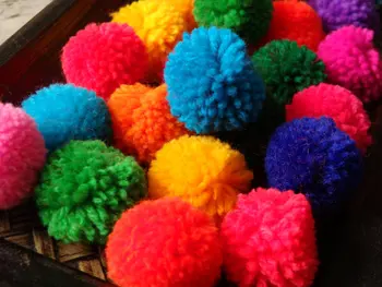 10 adet iplik Pom Pom Topları El Yapımı Oyun parlak mix renkli iplik Pom Pom, pamuk parti iplik topları 3.5-4cm