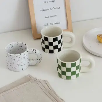 Basit Tasarım Mürekkep Noktalar Kalın Kolu Seramik Kupalar kahve kupa Süt Çay ofis Bardak Drinkware Arkadaşlar için manyetik dönüşlü dünya