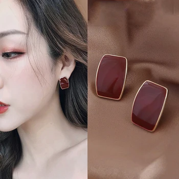 Vintage Kore Moda Mizaç Emaye Şarap Kırmızı Geometri Saplama Küpe Metalik Boya Kare şeker Küpe kadın takısı
